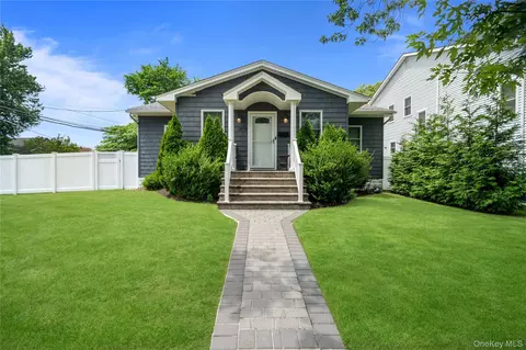 2978 Grand Blvd #608, Baldwin, NY 11510