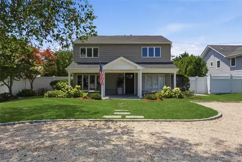 240 Eaton Ln, West Islip, NY 11795