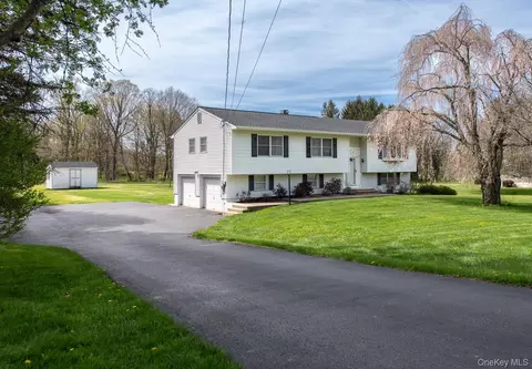 284 Waterbury Hill Rd, Union Vale, NY 12540