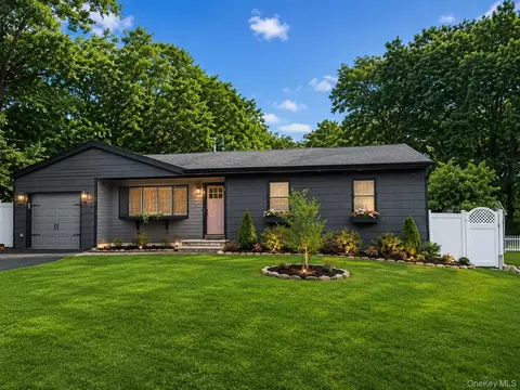 473 Long Island Ave, Medford, NY 11763