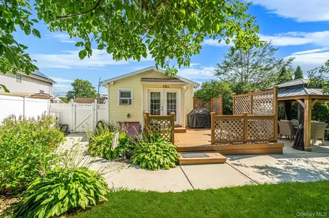 Exterior - 59 Northridge St, Patchogue, NY 11772 photo 8 of 9