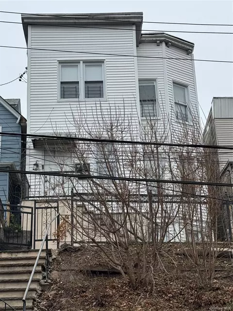 169 Fillmore St, Yonkers, NY 10701