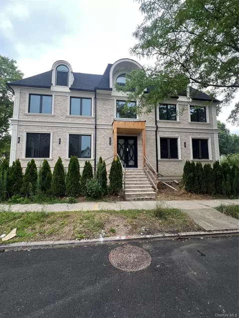 8507 Abingdon Rd, New York, NY 11415