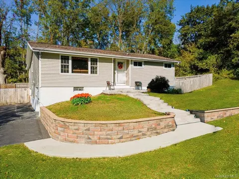 63 Martin Rd, Pleasant Valley, NY 12569