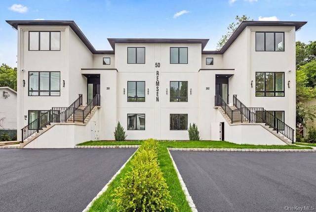 50 Remsen Ave #111, Ramapo, NY 10952