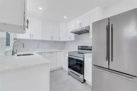 61 Herbert Cir, Patchogue, NY 11772 photo 11