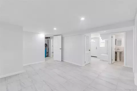 61 Herbert Cir, Patchogue, NY 11772 photo 16