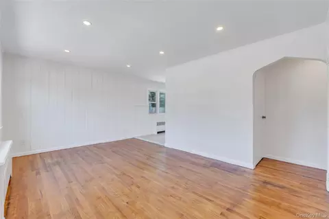 61 Herbert Cir, Patchogue, NY 11772 photo 6
