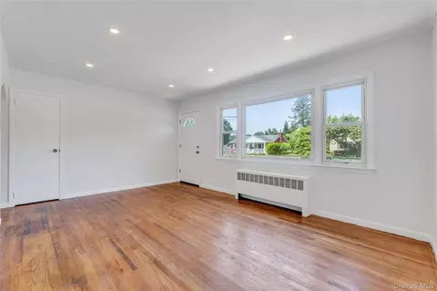 61 Herbert Cir, Patchogue, NY 11772 photo 7