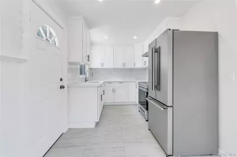 61 Herbert Cir, Patchogue, NY 11772 photo 10