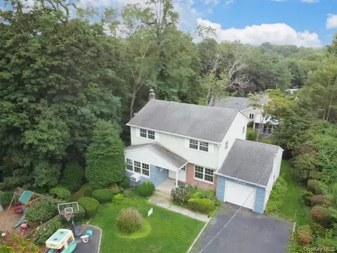 7 Locust St, Glen Head, NY 11545