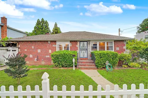 100 Memphis Ave, South Floral Park, NY 11001