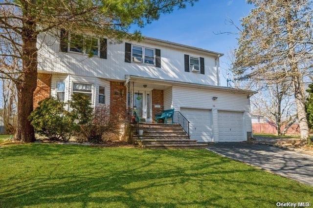 93 Beacon Hill Rd, North Hempstead, NY 11050