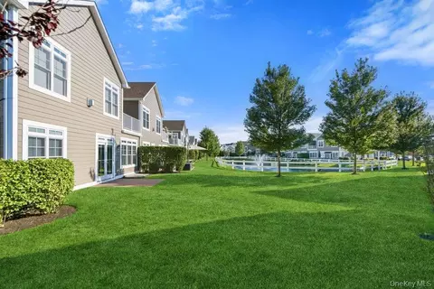 Exterior - 46102 Silver Birch Ln, Plainview, NY 11803 photo 7 of 7