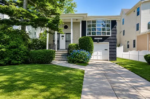 735 Elvira Ave, Far Rockaway, NY 11691