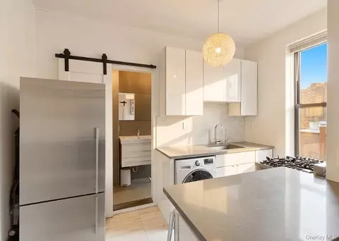 327 E 3rd St #3E, New York, NY 10009