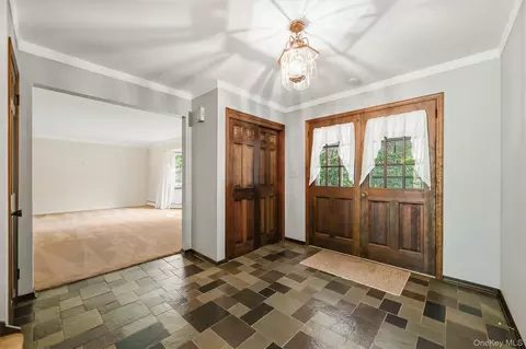 Entry Way - 16 Panel Ln, Florida, NY 10921 photo 1 of 2