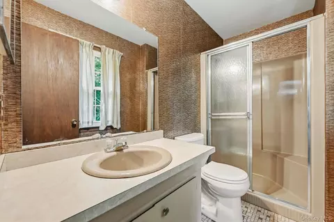 Bath - 16 Panel Ln, Florida, NY 10921 photo 4 of 6