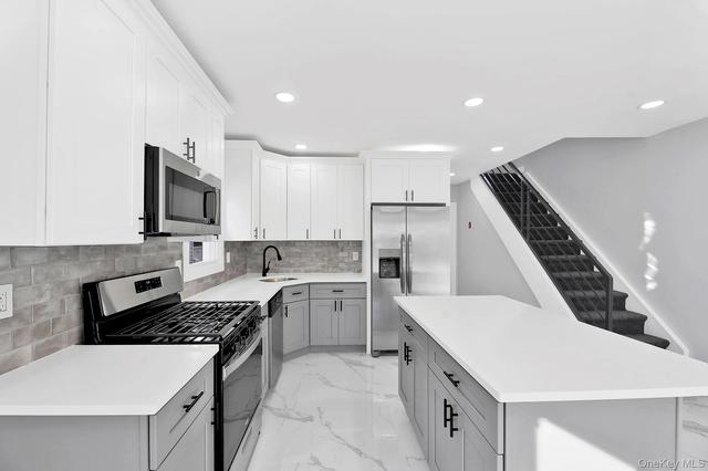 10920 221st St, New York, NY 11429