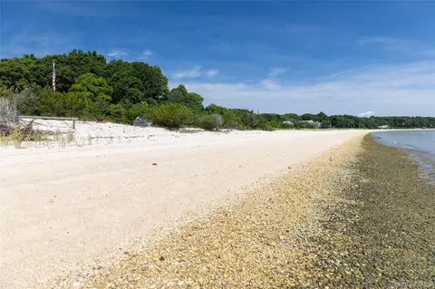 Undisclosed, Peconic, NY 11958