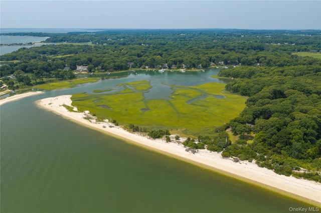 Undisclosed, Peconic, NY 11958