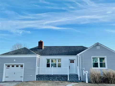 128 Toronto Ave, Massapequa, NY 11758