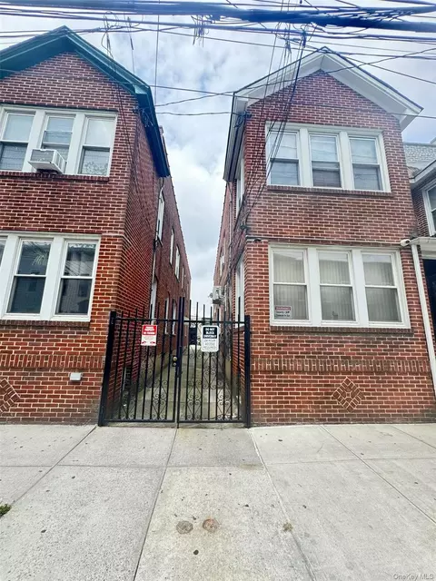 88-16 85th St, New York, NY 11421