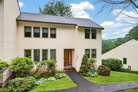 260 Pines Dr #8-8, Roxbury, NY 12474