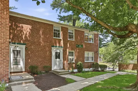 186 Pinewood Rd #56, Greenburgh, NY 10530