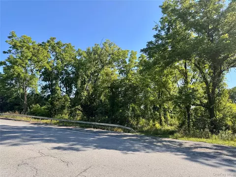 80 Fishkill Hook Rd, East Fishkill, NY 12533