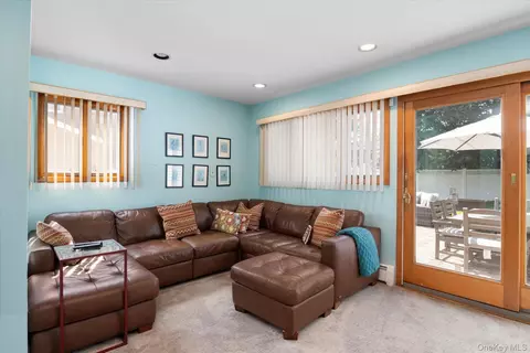 Living - 4 Jerold St, Plainview, NY 11803 photo 5 of 5