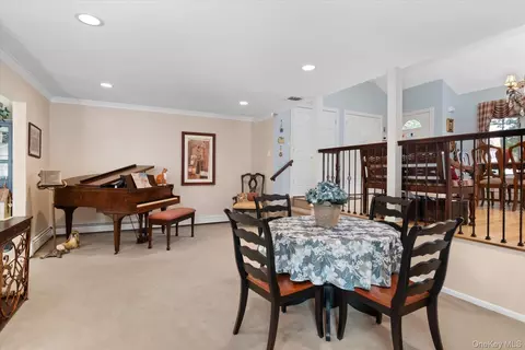 Dining - 4 Jerold St, Plainview, NY 11803 photo 2 of 2