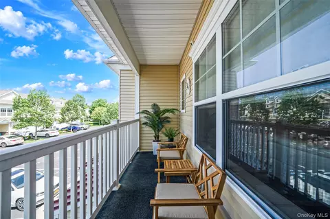 Exterior - 47 Barley Ln, Patchogue, NY 11772 photo 4 of 4