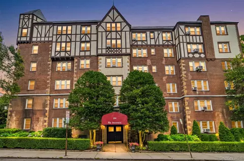294 Bronxville Rd #1F, Yonkers, NY 10708