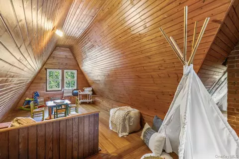 Entry Way - 731 Forest Ave, Rye, NY 10580 photo 7 of 9