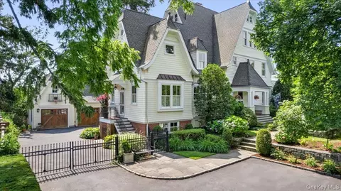 Exterior - 731 Forest Ave, Rye, NY 10580 photo 1 of 7