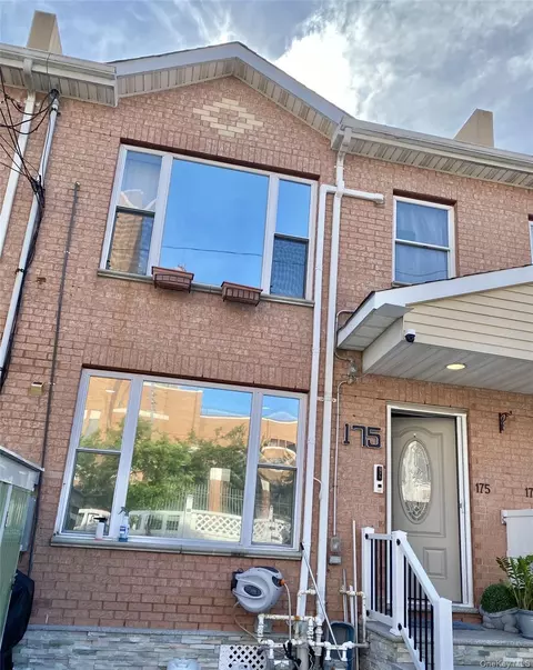 175 Beach 29 St, Far Rockaway, NY 11691