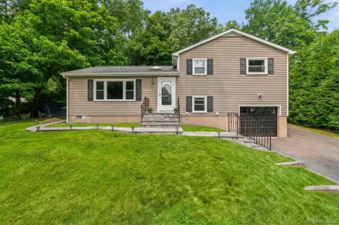 17 Ridge Rd, Cortlandt, NY 10567