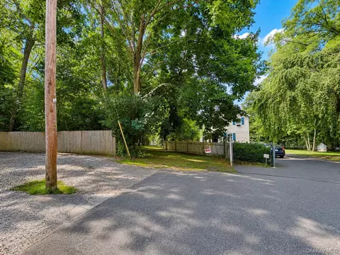 Woodland Road, Brookhaven, NY 11720