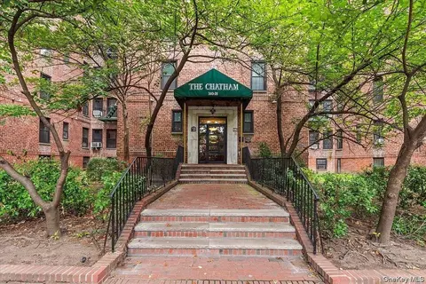 140-18 Burden Cres #209, Jamaica, NY 11435