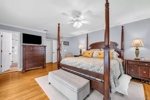 Bedroom - 383 Munsell Rd, Brookhaven, NY 11772 photo 3 of 8
