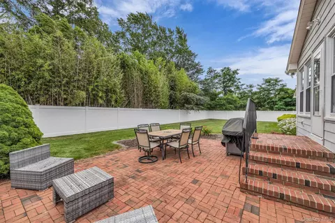 Exterior - 383 Munsell Rd, Brookhaven, NY 11772 photo 4 of 5