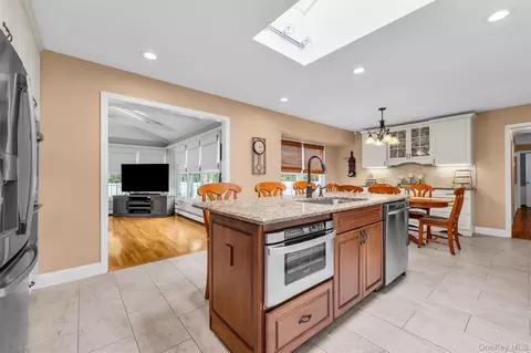 Kitchen - 383 Munsell Rd, Brookhaven, NY 11772 photo 2 of 4