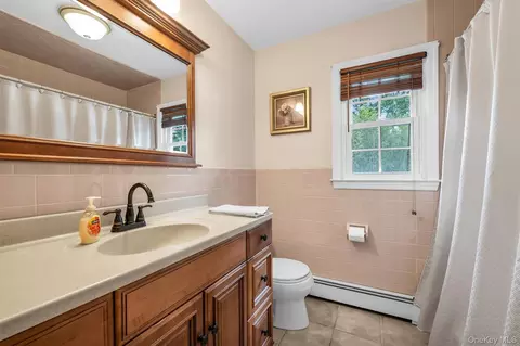 Bath - 383 Munsell Rd, Brookhaven, NY 11772 photo 3 of 5