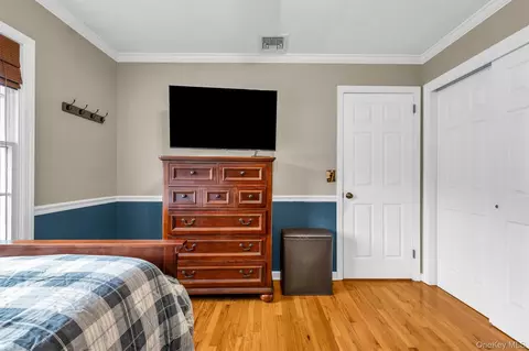 Bedroom - 383 Munsell Rd, Brookhaven, NY 11772 photo 6 of 8