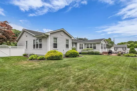 Exterior - 383 Munsell Rd, Brookhaven, NY 11772 photo 5 of 5