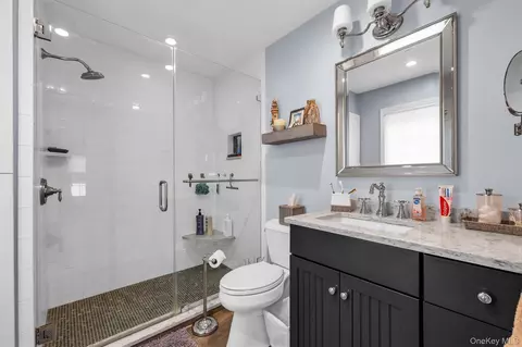 Bath - 383 Munsell Rd, Brookhaven, NY 11772 photo 1 of 5