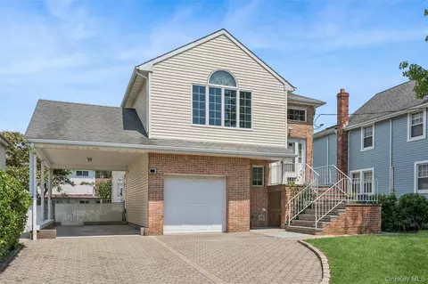 62 Crosby Ave, North Hempstead, NY 11507
