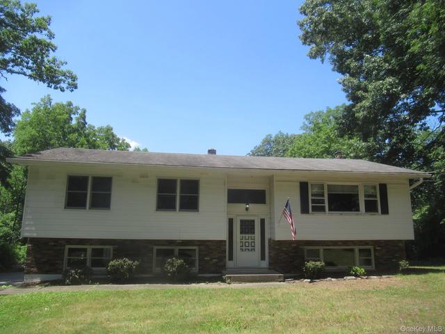 17 Jack And Jill Rd, Beekman, NY 12570