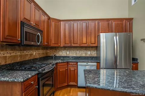 Kitchen - 149 Maya Cir, Central Islip, NY 11722 photo 1 of 5